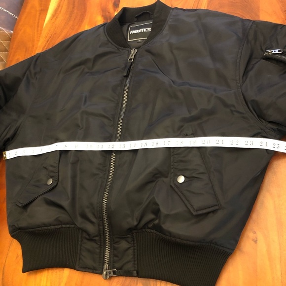 Fabletics Bomber Winter Coat Black Lightweight Oversized Short Puffer Jacket. - Picture 16 of 16